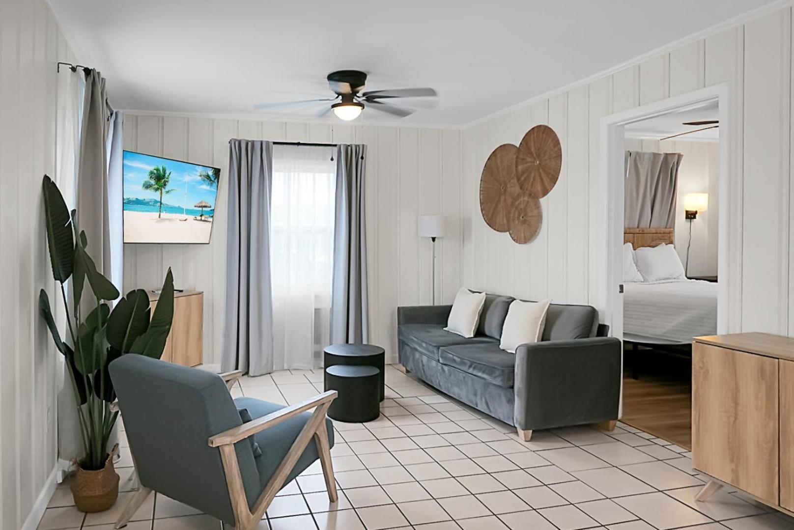 Seabirds Motel At Кюр Бийч Екстериор снимка